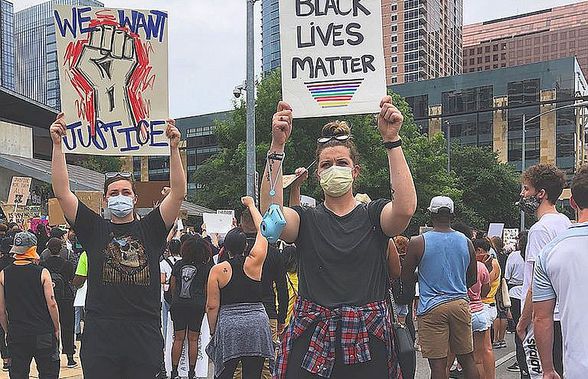 FOTO Fostă baschetbalistă de la Brașov implicată în protestele din SUA după moartea lui George Floyd: „Black lives matter”