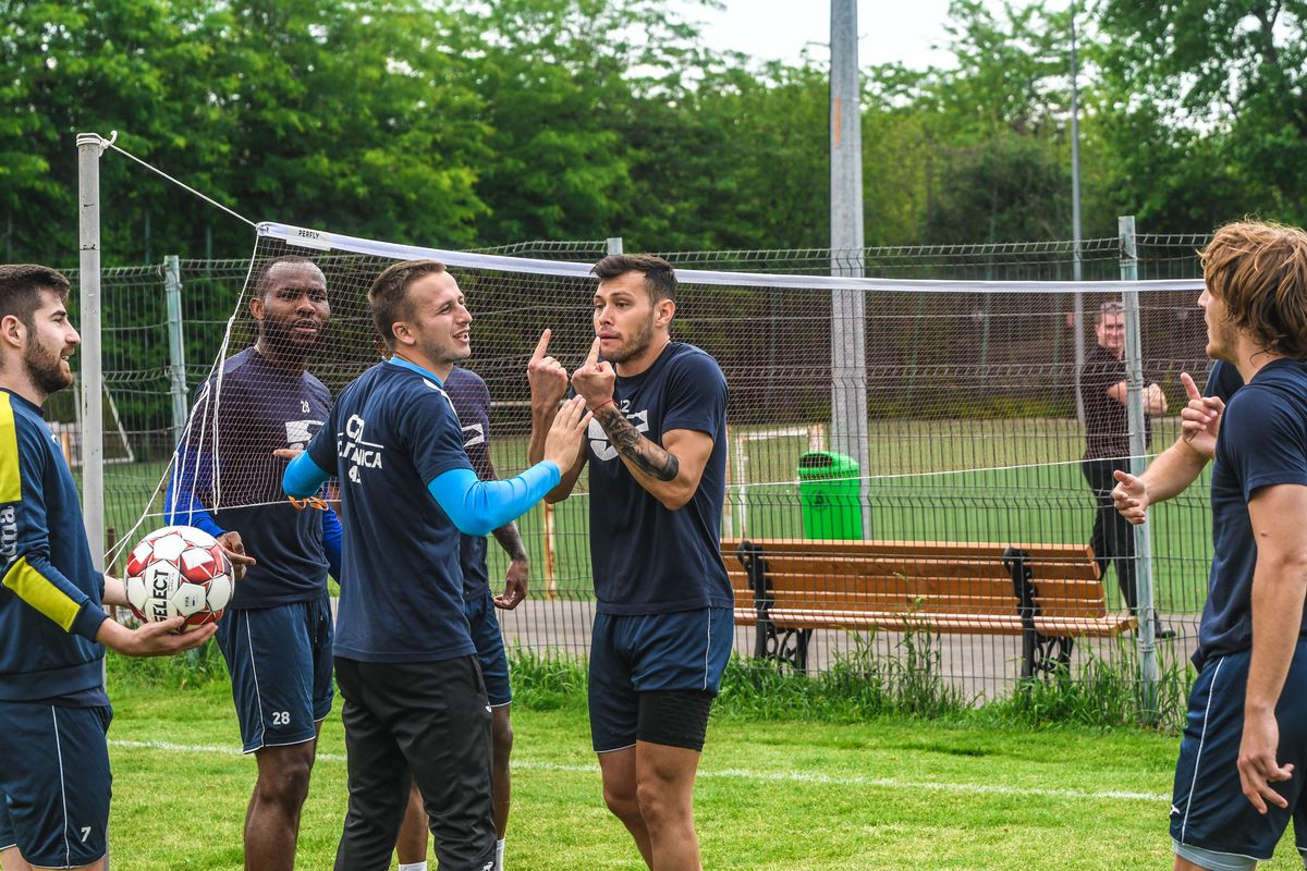 DINAMO. Mircea Rednic se ia Ionuț Negoiță: „Am dat prime de 70.000 de euro la Dinamo!”