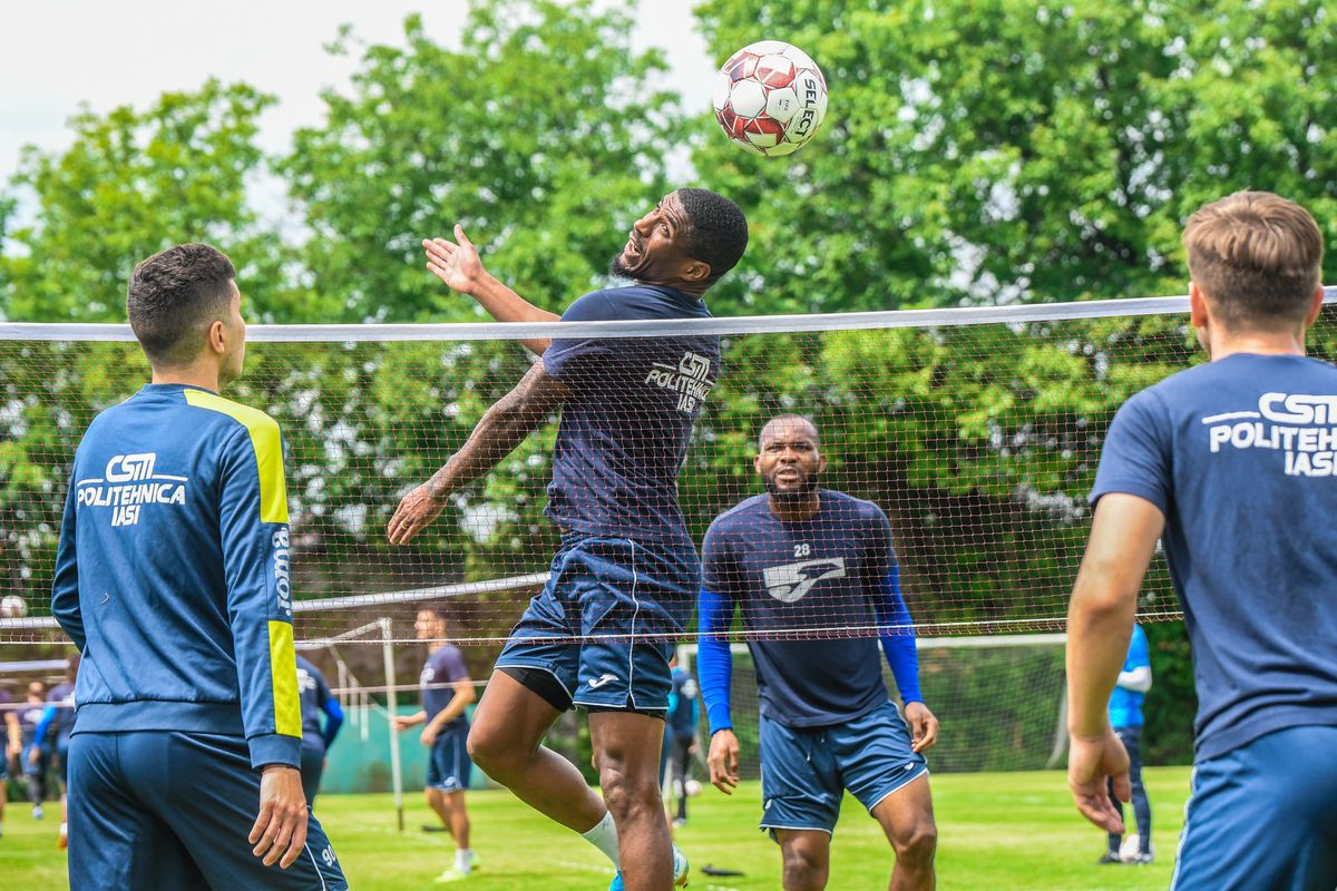 DINAMO. Mircea Rednic se ia Ionuț Negoiță: „Am dat prime de 70.000 de euro la Dinamo!”