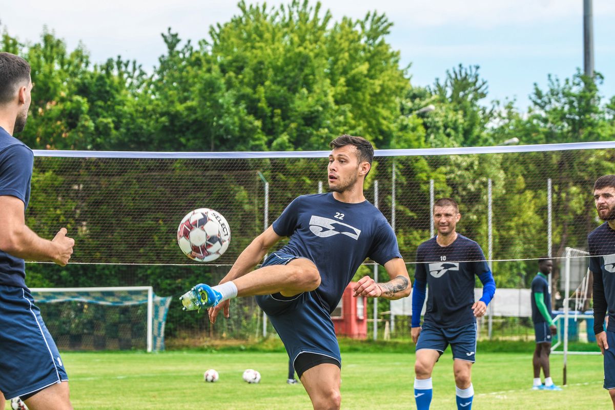 DINAMO. Mircea Rednic se ia Ionuț Negoiță: „Am dat prime de 70.000 de euro la Dinamo!”