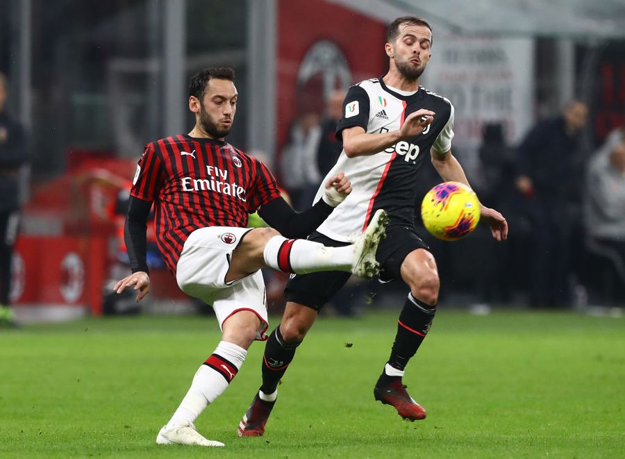 Hakan Calhanoglu, în tricoul lui AC Milan
