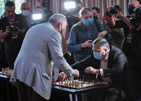 „Confruntare” inedită la Superbet Chess Classic Romania: legendarul Garry Kasparov, față-n față cu Ion Crăciunescu