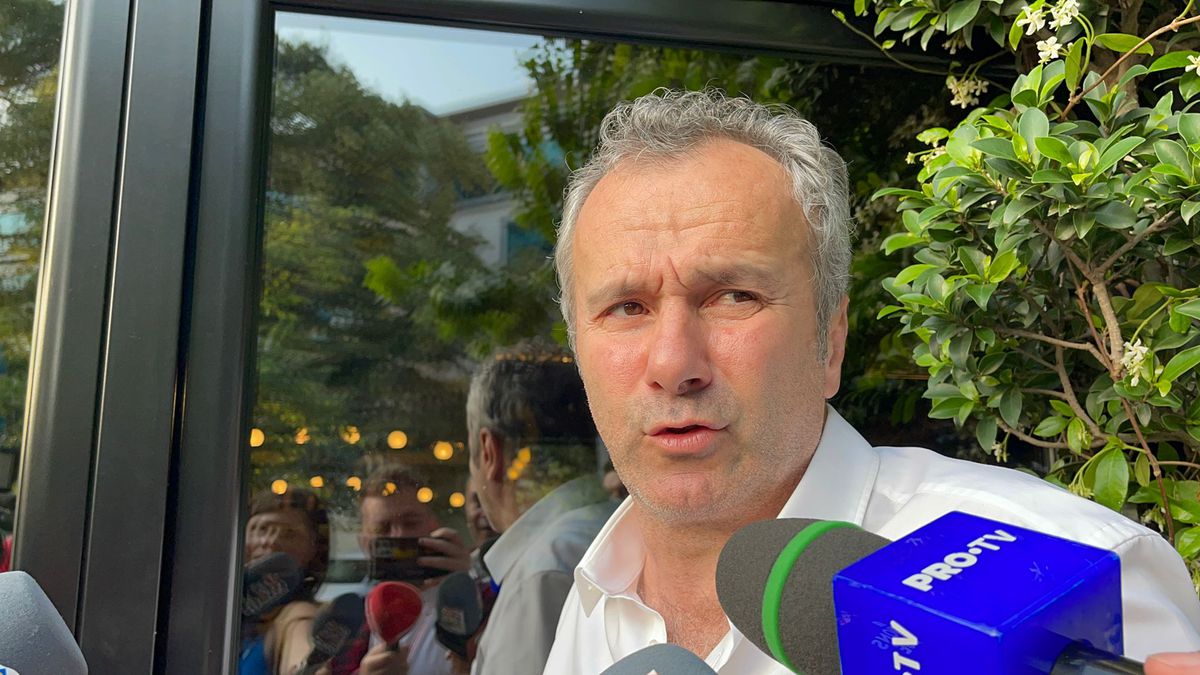 Gică Popescu, discurs dur la pauză: „Nu se poate așa ceva, nu așa se câștigă în fața Muntenegrului”