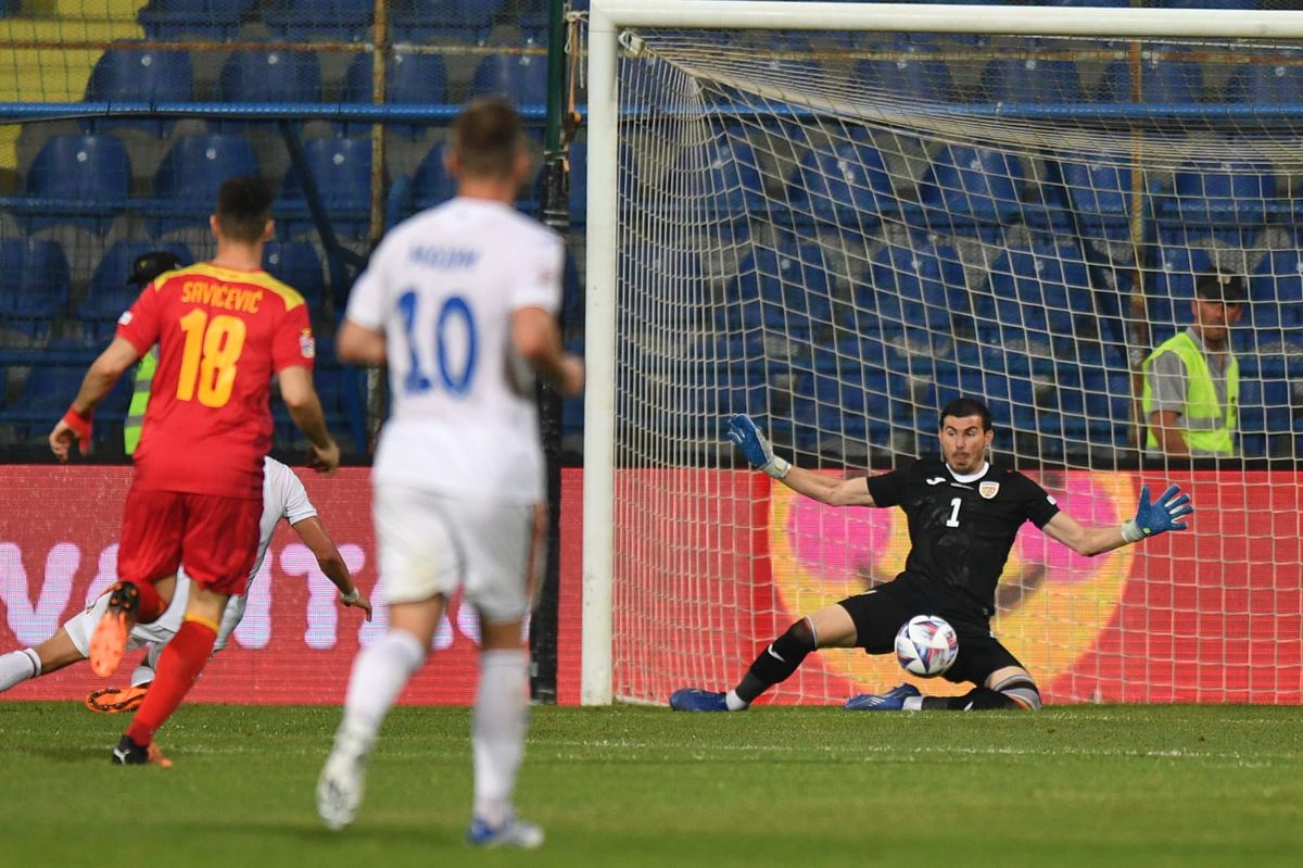 Cornel Dinu pune tunurile pe selecționer după eșecul rușinos din Muntenegru: „Mai bine îți dai demisia, dacă e așa! Criteriile angajării sale nu țin de fotbal”