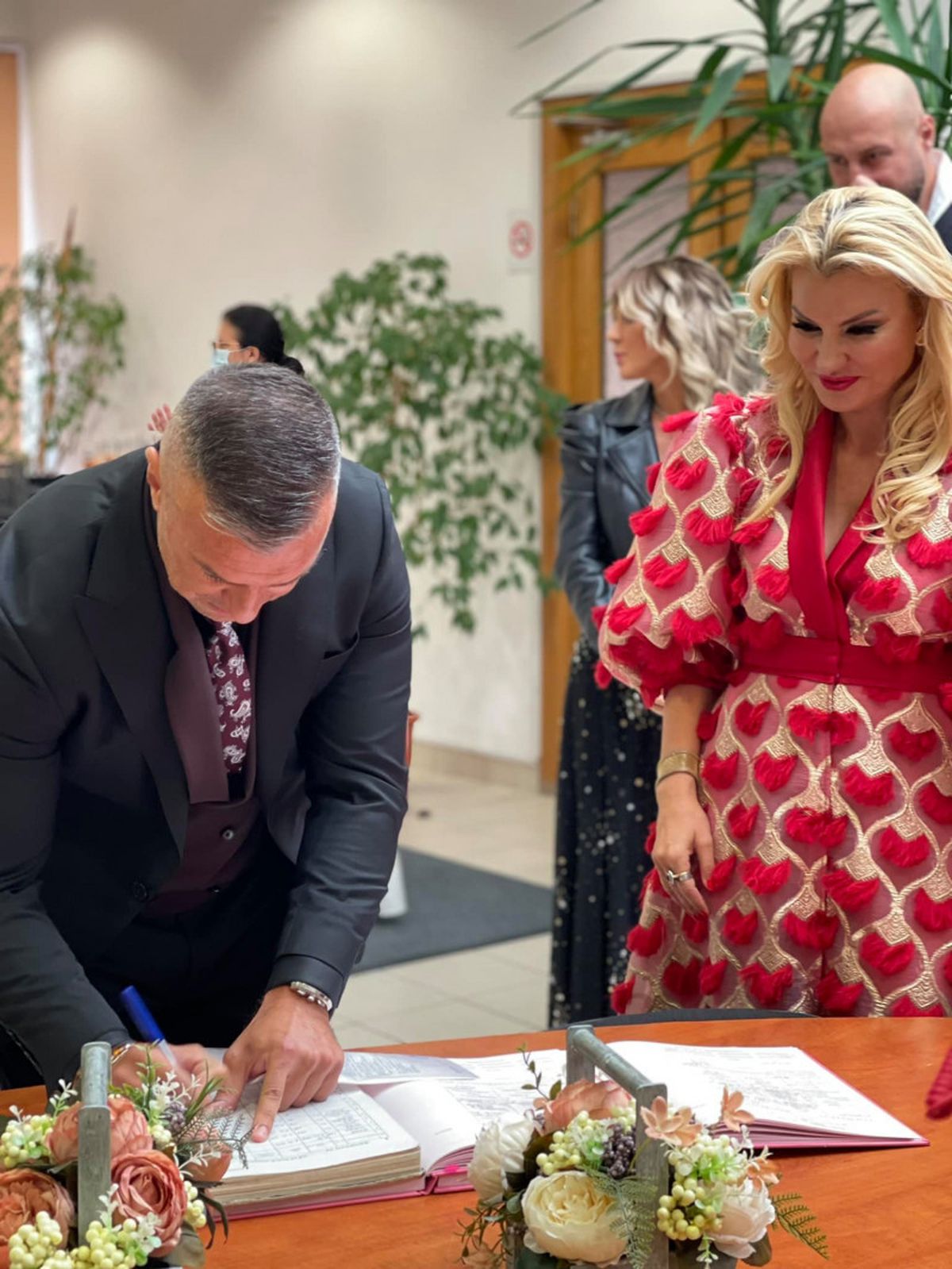 Daniel Pancu s-a întors la femeia pe care a iubit-o în urmă cu 18 ani » Cei doi s-au căsătorit: „Dacă nu venea pandemia, nu aveam nicio șansă”