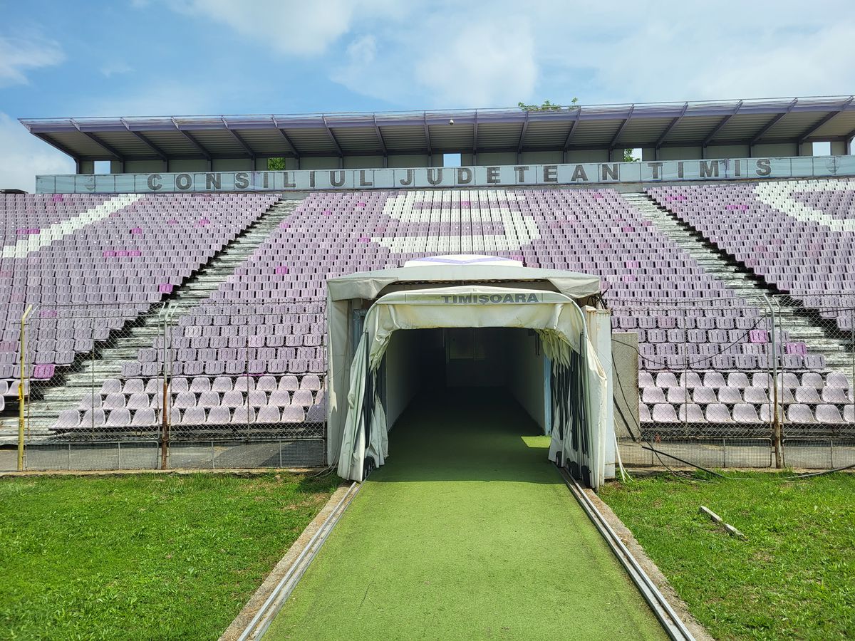 Stadionul „Dan Păltinișanu”, un monument al degradării