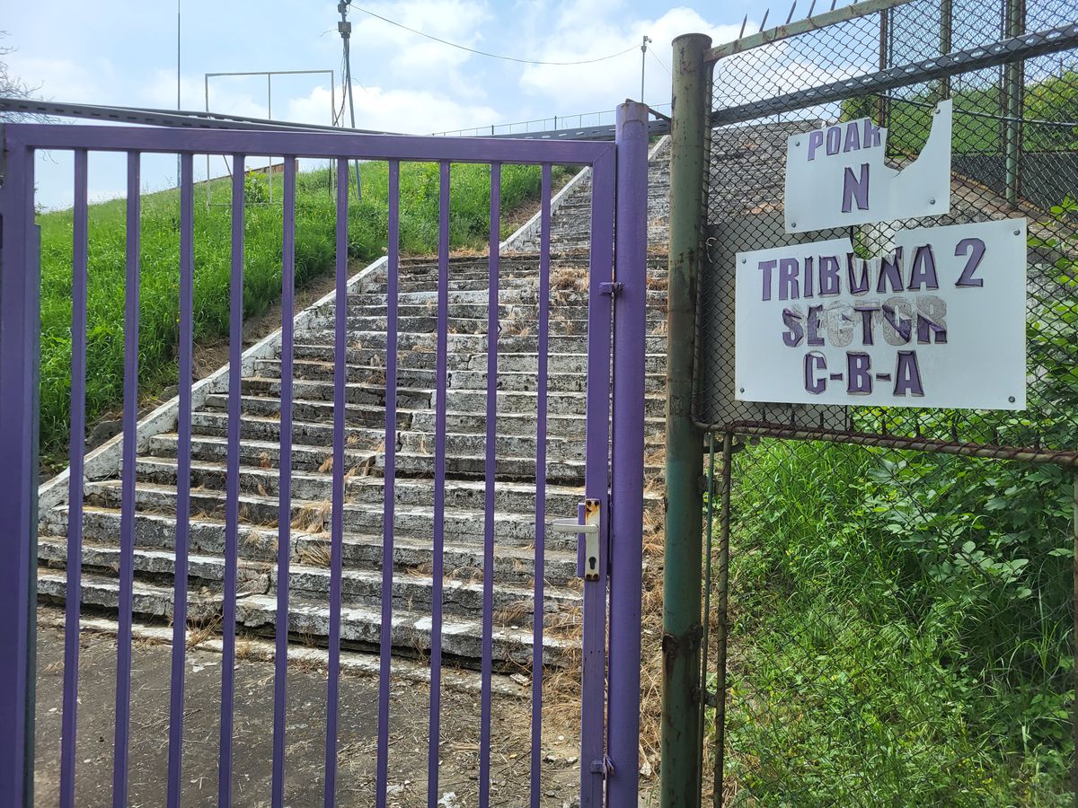 Imaginile rușinii! Așa a ajuns al 2-lea cel mai mare stadion din România