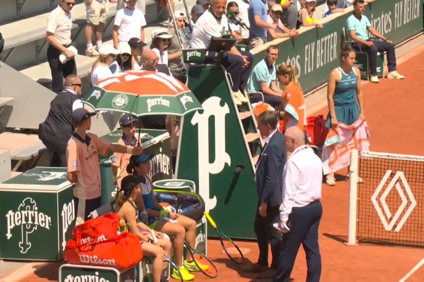 Perechea Miyu Kato (28 de ani) și Aldila Sutjiadi (28 de ani) a fost descalificată la scorul de 6-7(1), 3-1, în înfruntarea cu Marie Bouzkova (24 de ani) și Sara Sorribes Tormo (26 de ani) din „optimile” Roland Garros.