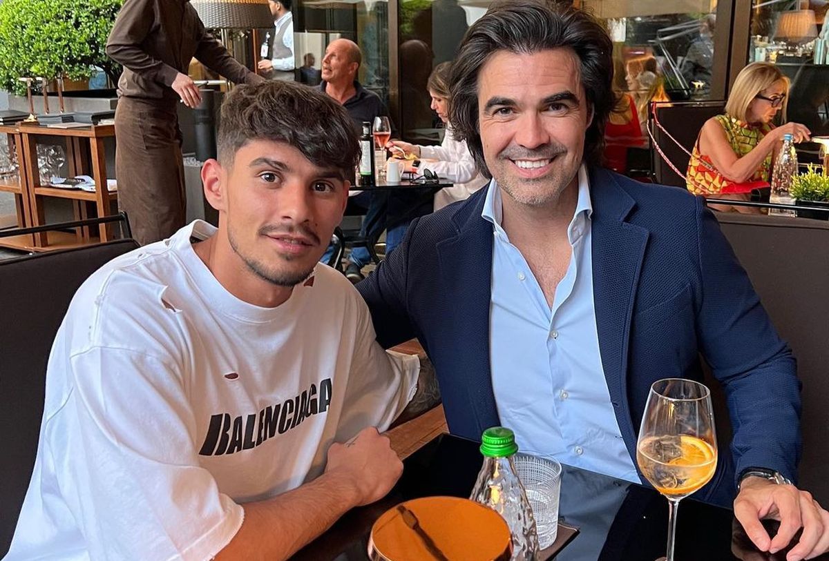 Florinel Coman, pe urmele lui Florin Tănase » A pus semnătura pe contract: „Bine ai venit în familia noastră”