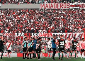 Tragedie pe Monumental » Meciul lui River Plate a fost abandonat, anchetă în desfășurare