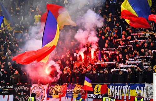 Fani ai naționalei României pe stadion, foto: Imago