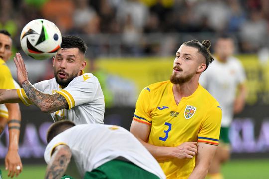 Radu Drăgușin în duel cu bulgarii // foto: Raed Krishan (GSP)