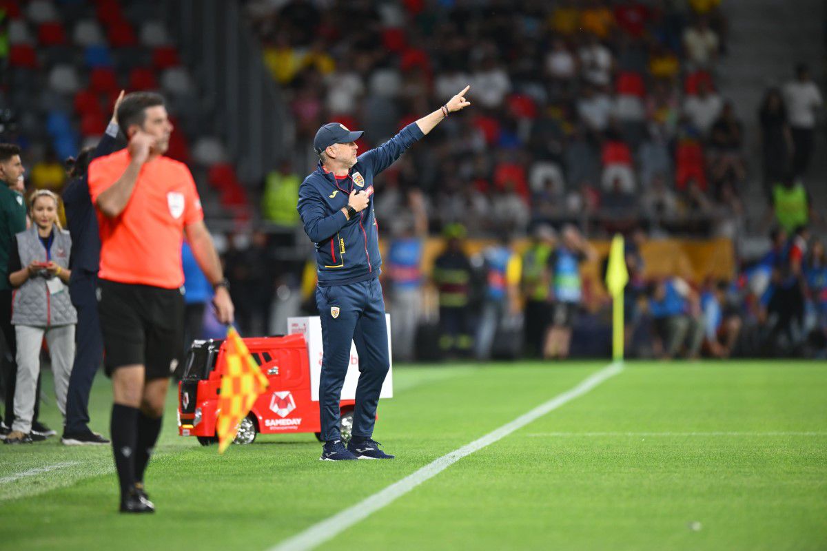 „Sunt șanse cu Ucraina?” » Mircea Lucescu s-a pronunțat la ieșirea din stadion: „Am 10 jucători acolo”
