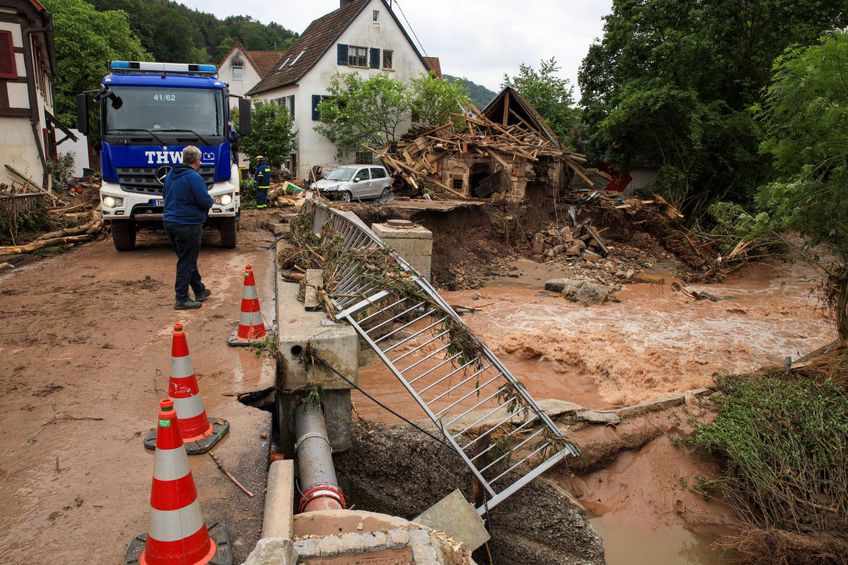 Puhoaiele au făcut prăpăd, lăsând ruine și oameni disperați în urmă / Foto: Imago