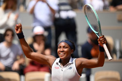 Coco Gauff sărbătorind calificarea în semifinale la Roland Garros 2024 Foto: Guliver/GettyImages