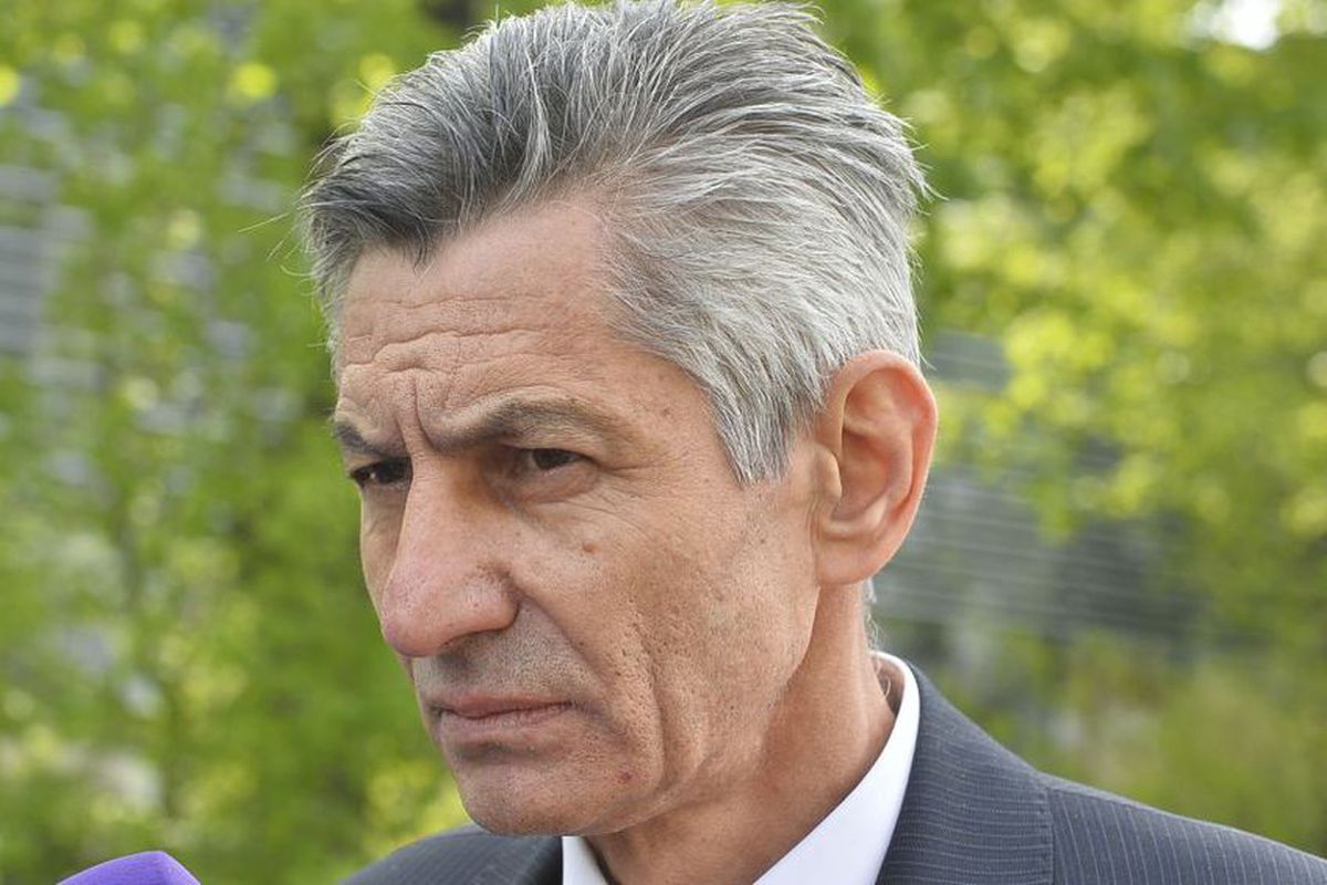 „Oamenilor, nu vă mai jucați cu legile!” » Tensiuni la Adunarea Generală, Federația contestată vocal: „Am ridicat problema și mi-au dezafiliat clubul”