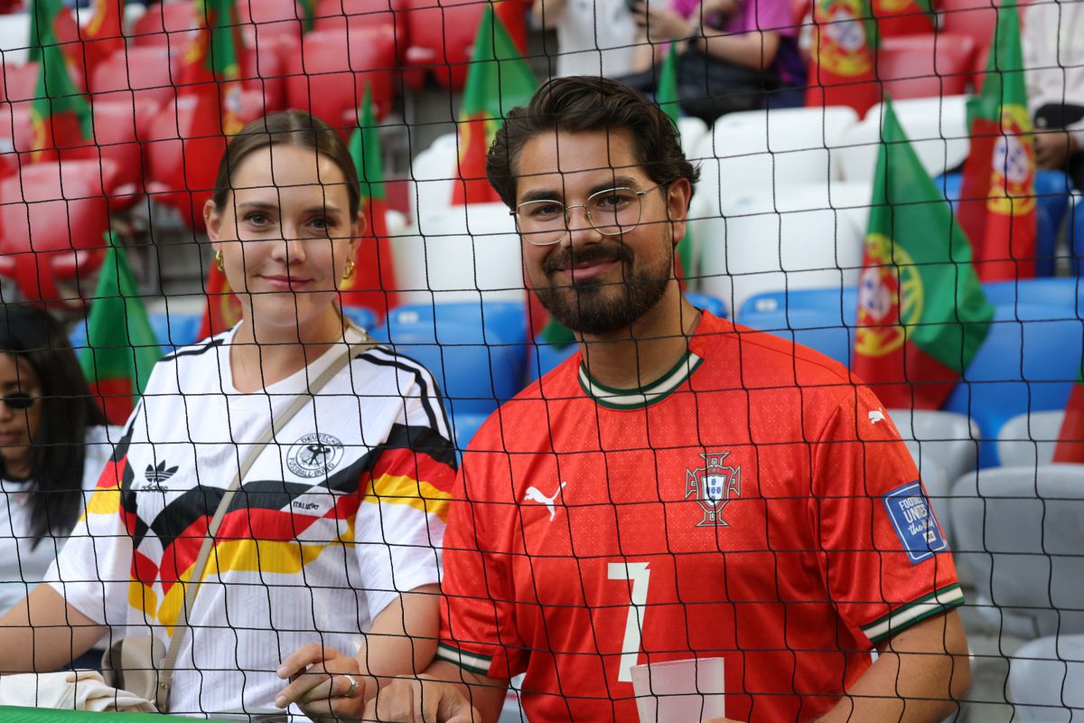 Cristiano a pus stăpânire pe München! Mii de tricouri ale Portugaliei, doar cu numele lui CR7