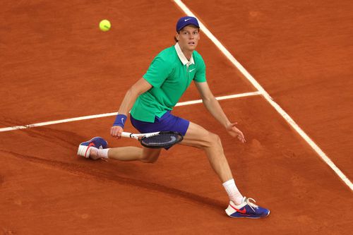 Liderul mondial Jannik Sinner, victorie fără emoții în sferturile de finală ale Roland Garros