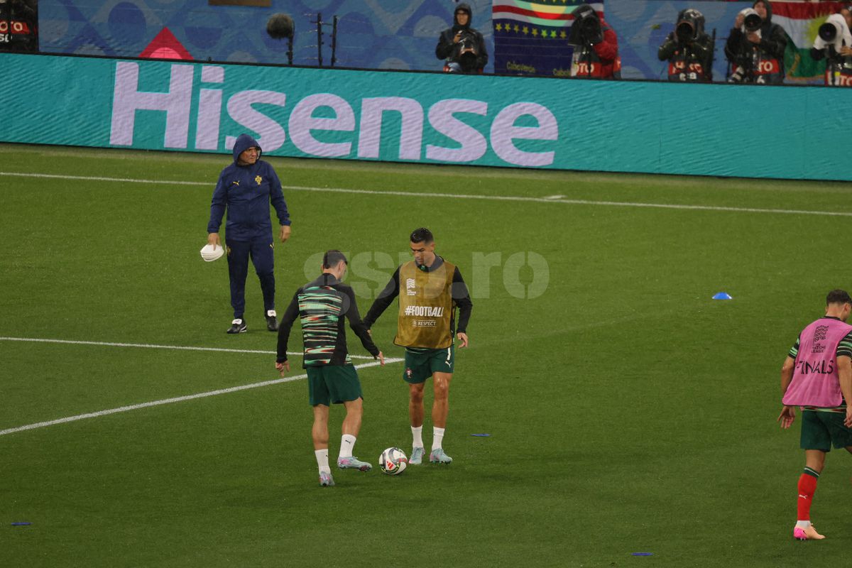 Cristiano Ronaldo asaltat de un suporter inainte de meci