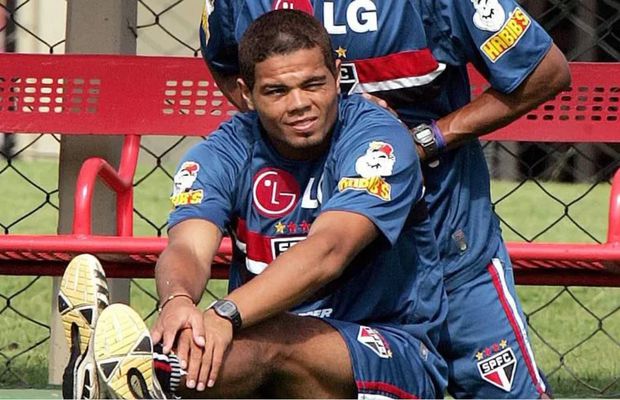 Mărturia fotbalistului ruinat de droguri: „Îmi cheltuiam toți banii și familia făcea foamea acasă. Pentru cocaină mi-am vândut ceea ce dorisem în carieră atât de mult!”