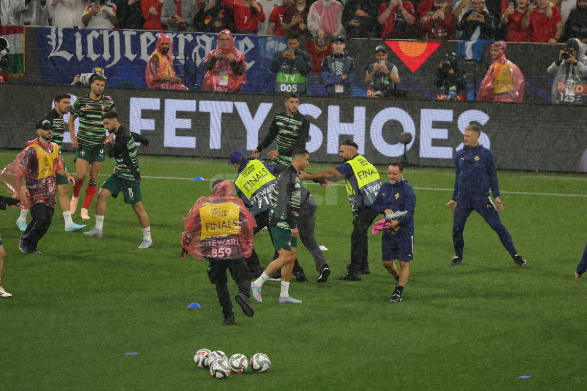 UEFA nu vrea să mai vadă astfel de momente, dar n-a putut fi evitat! Ce s-a întâmplat înainte de Germania - Portugalia