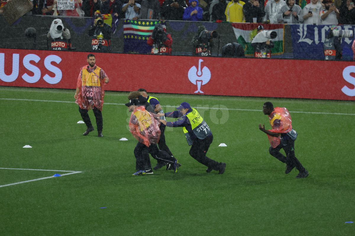 UEFA nu vrea să mai vadă astfel de momente, dar n-a putut fi evitat! Ce s-a întâmplat înainte de Germania - Portugalia