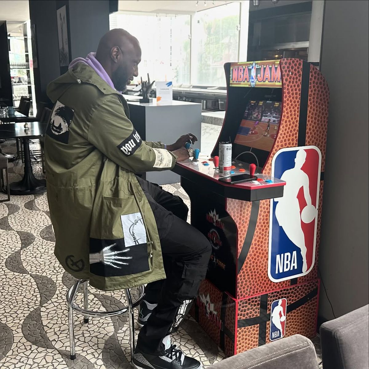 Prăbușirea fostei vedete din NBA: a divorțat de Khloe Kardashian, iar acum a fost evacuat din casă » „Am risipit pe droguri cam 100 de milioane de dolari”