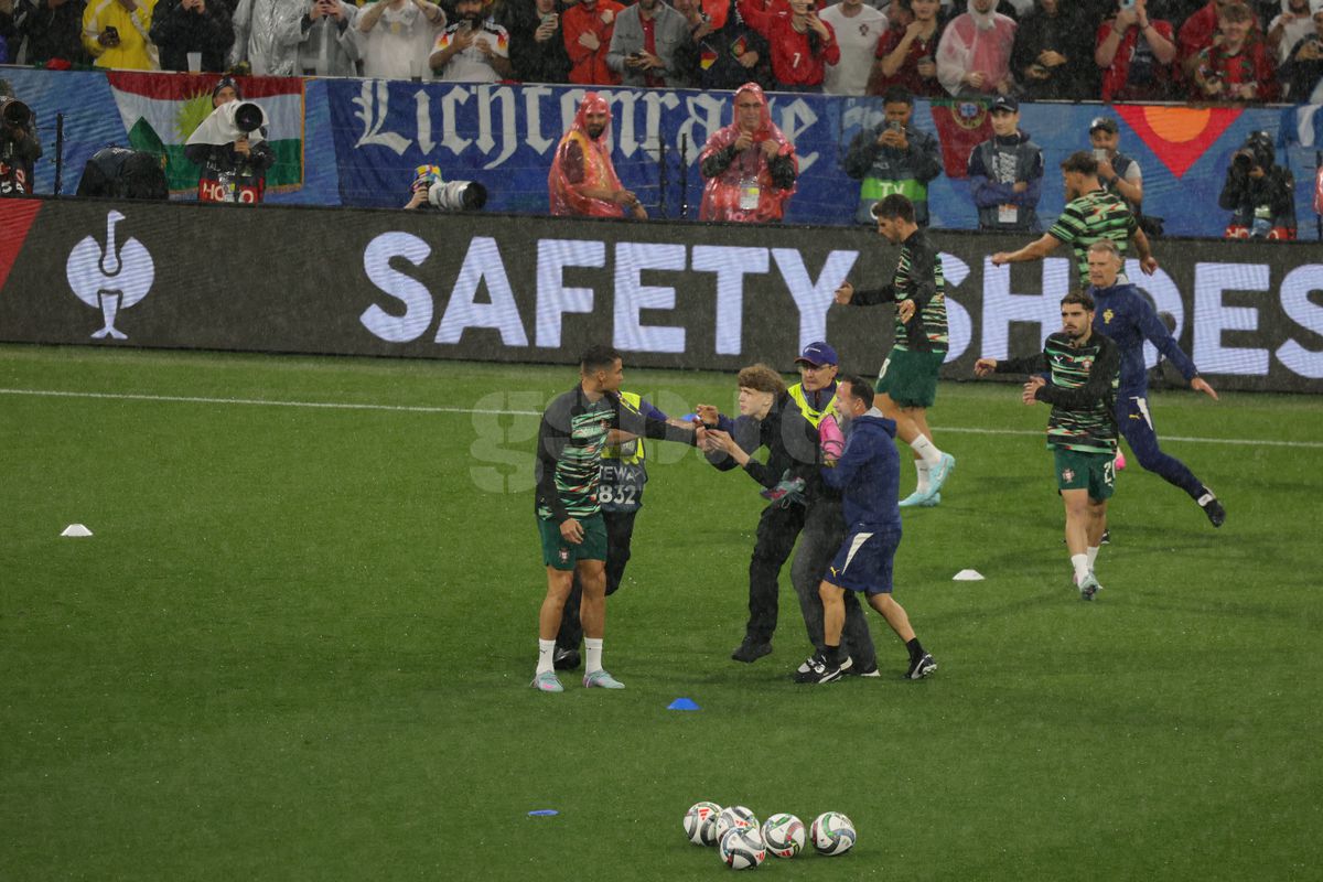 UEFA nu vrea să mai vadă astfel de momente, dar n-a putut fi evitat! Ce s-a întâmplat înainte de Germania - Portugalia