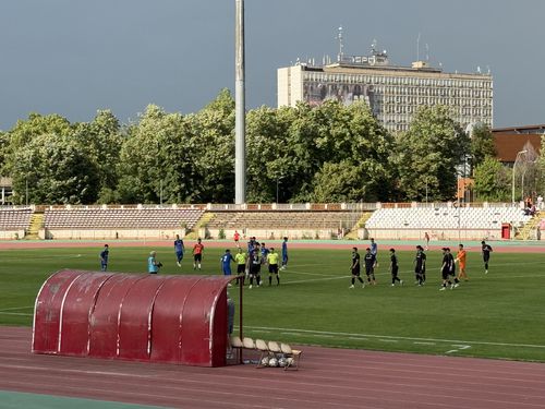 LIVE CS Dinamo - Vedița Colonești, pentru un loc în Liga 2 » Informații în timp real de la stadion: Nicolescu și Kopic sunt la meci