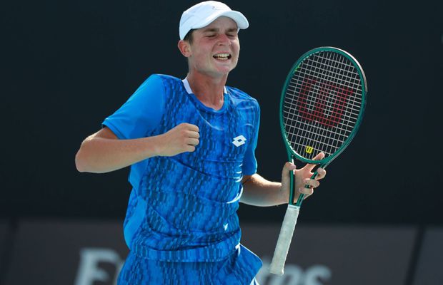 Un jucător român s-a calificat în sferturile de finală ale competiției de juniori de la Roland Garros » Victorie în 54 de minute în „optimi”