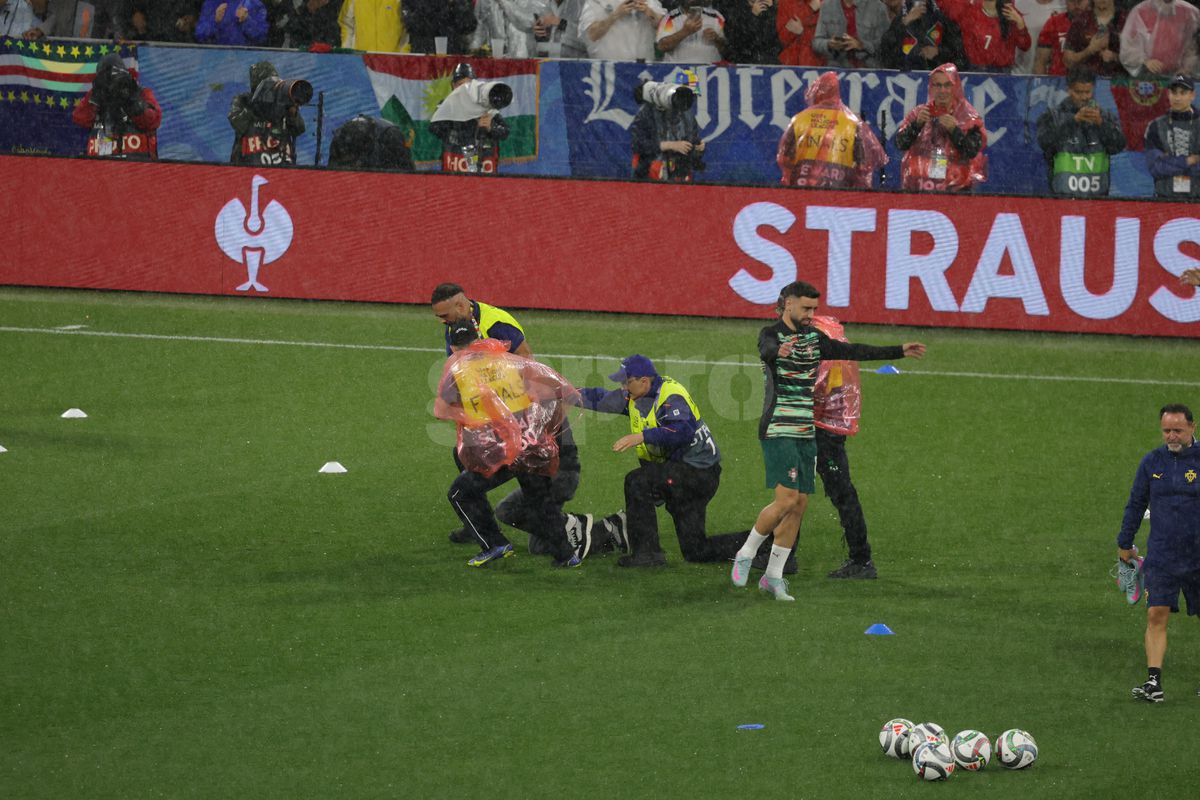 UEFA nu vrea să mai vadă astfel de momente, dar n-a putut fi evitat! Ce s-a întâmplat înainte de Germania - Portugalia