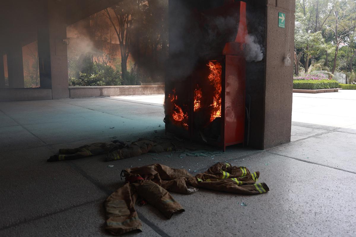 Cu o săptămână înaintea primului meci de la Mondial, haosul a acaparat Mexico City