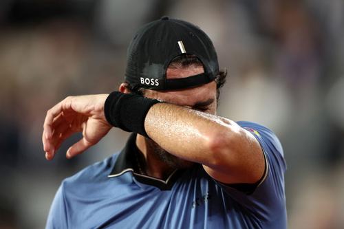 Matteo Berrettini a abandonat în sferturi și a părăsit terenul în lacrimi // FOTO Getty Images