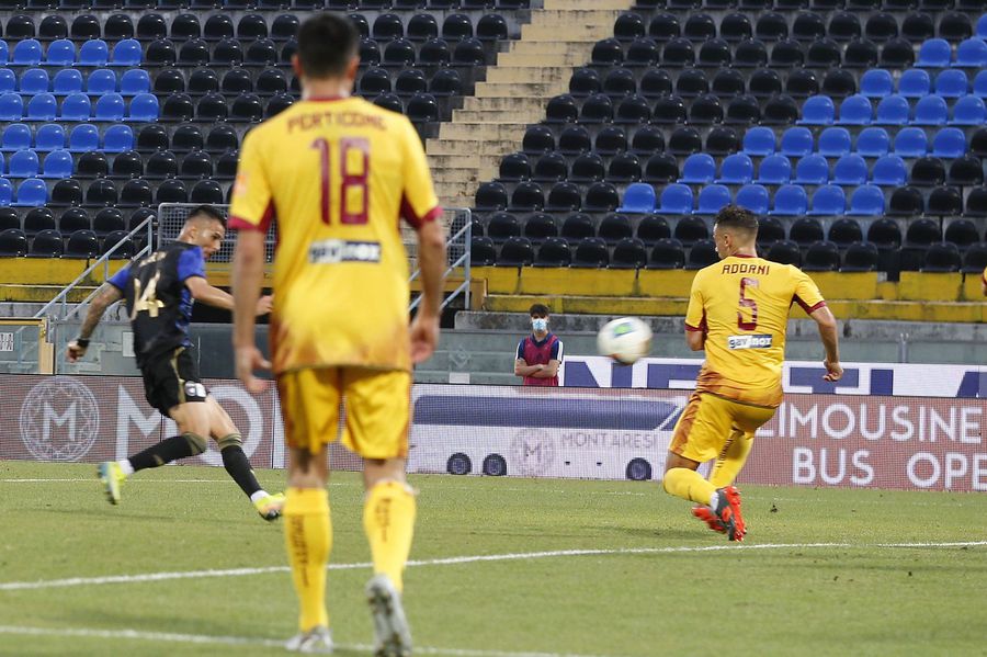 VIDEO Românul eliminat chiar la debutul pentru „tricolori” a înscris primul lui gol în campionat