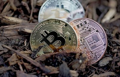 Un fost fotbalist de la CSA Steaua, investiții la Bursă și în cryptomonede: „Dacă nu ești educat financiar, poți pierde banii foarte repede”