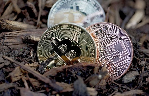 Un fost fotbalist de la CSA Steaua, investiții la Bursă și în cryptomonede: „Dacă nu ești educat financiar, poți pierde banii foarte repede”