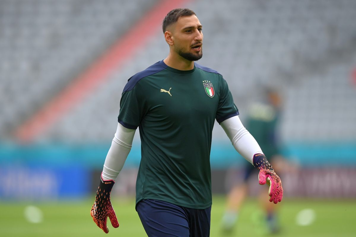 Mănuși speciale purtate de Donnarumma în victoria Italiei cu Belgia