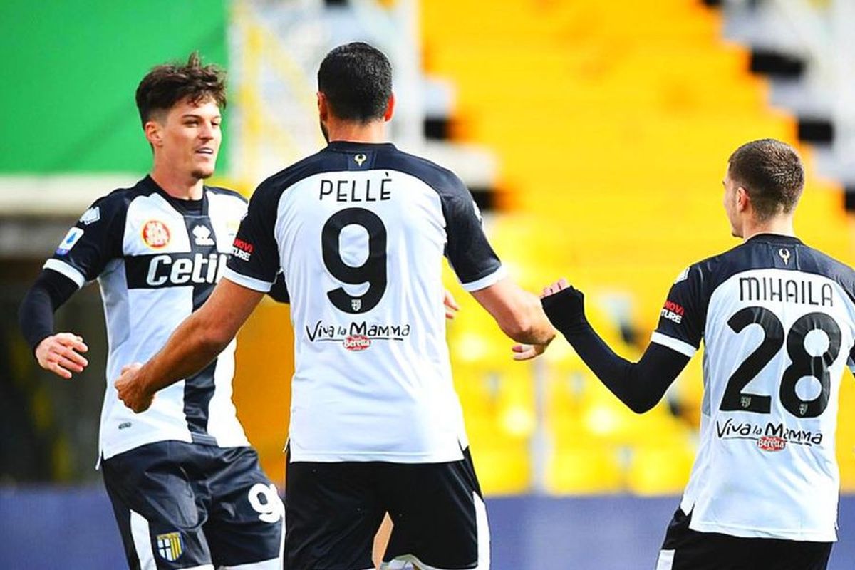 „Parma și-a blindat bijuteriile” » Dennis Man și Valentin Mihăilă au viitorul stabilit: „Asta e dorința lor”