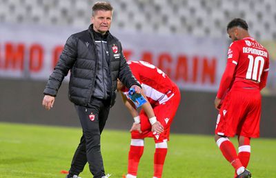 Luni se decide TOTUL la Dinamo: „Altfel, ratăm startul sezonului!” » Uhrin, descumpănit