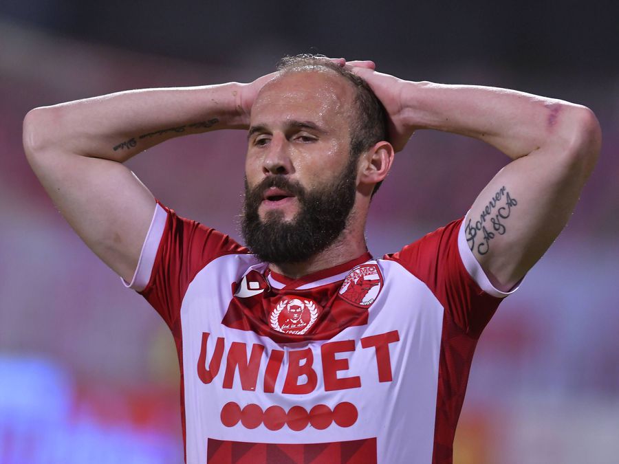 91 de meciuri a strâns Puljic pentru Dinamo, fundașul de 33 de ani marcând 4 goluri Criza se adâncește la Dinamo » Cum poate arăta primul „11”: „câinii” apelează pe un post-cheie la un junior, debutant în Liga 1