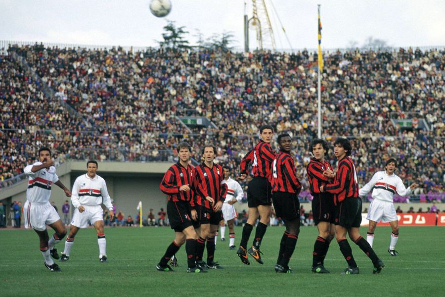 Imagine de colecție: Răducioiu, alături de Baresi, Massaro, Desailly, Donadoni și Albertini, în Cupa Intercontinentală din 1993 Episodul 7: La CM 1994, România avea un singur fotbalist care venea de la un club stelar: Răducioiu