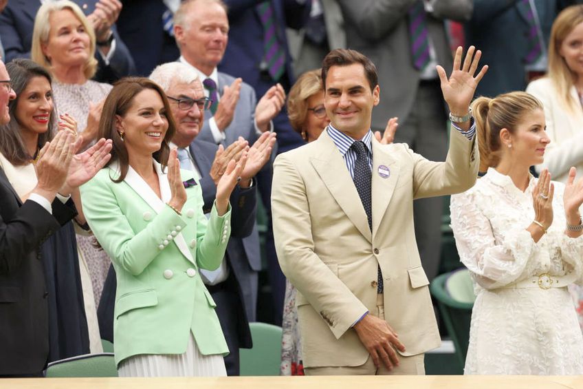 Roger Federer, elogiat la scenă deschisă la Wimbledon. 
Foto: Getty Images