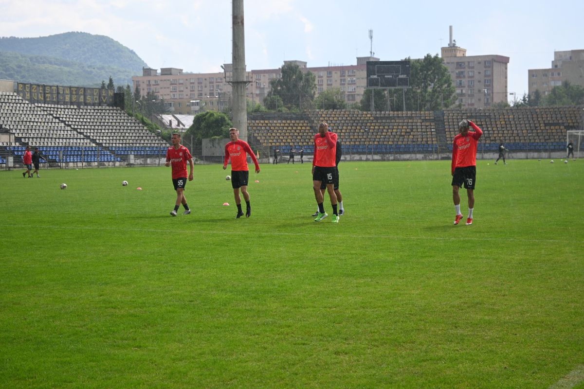 CFR Cluj, transfer-surpriză! A semnat cu un internațional român: jucătorul a fost deja prezentat