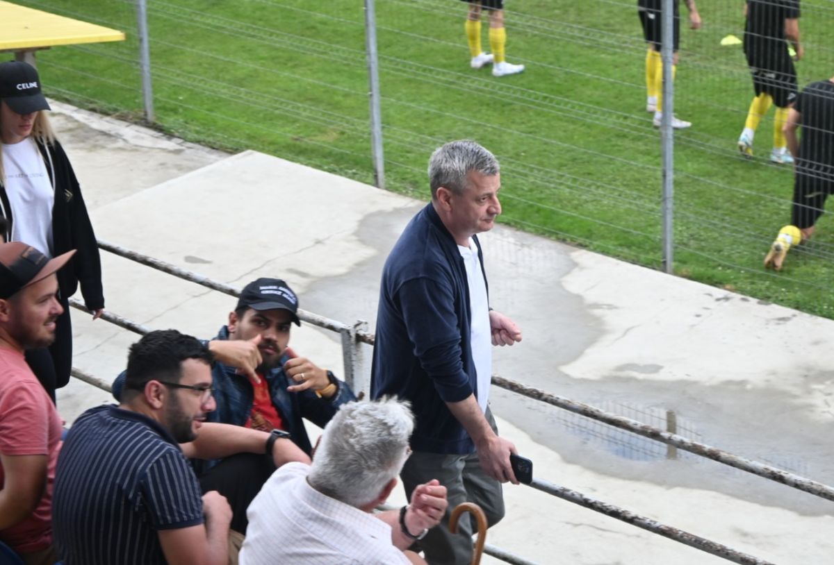 3 detalii remarcate de reporterii GSP la amicalul CFR - Brașov » Apariție rară a patronului Varga, fotbalist băgat în ședință + un nou cuplu letal