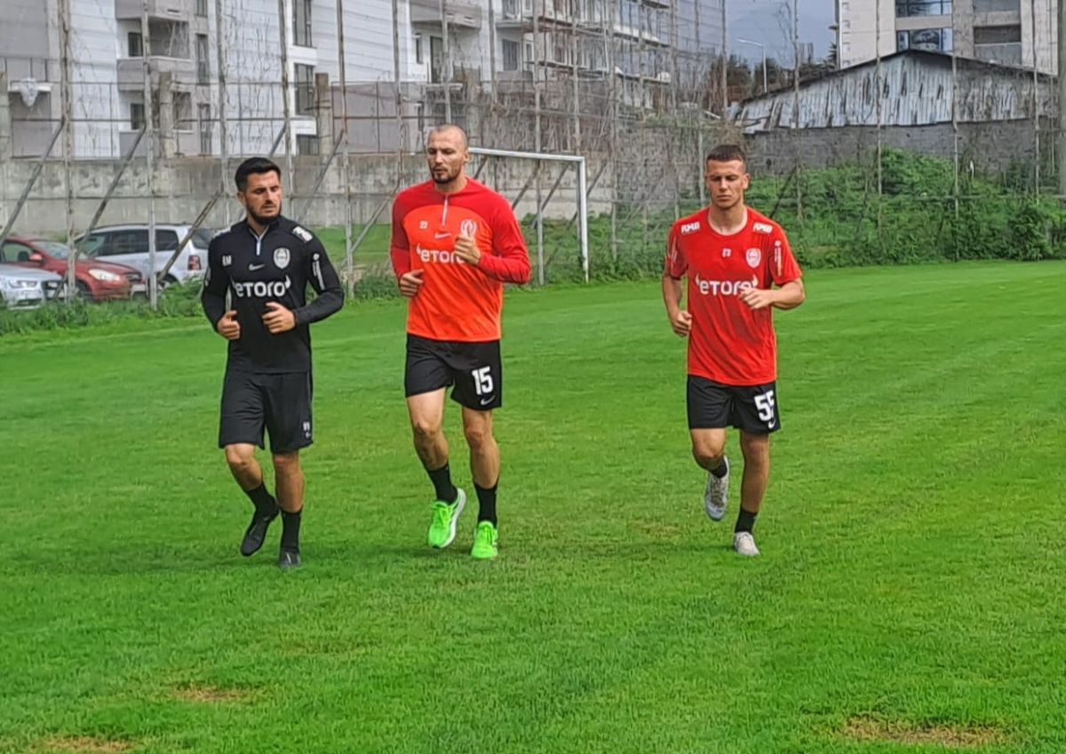 CFR Cluj, transfer-surpriză! A semnat cu un internațional român: jucătorul a fost deja prezentat