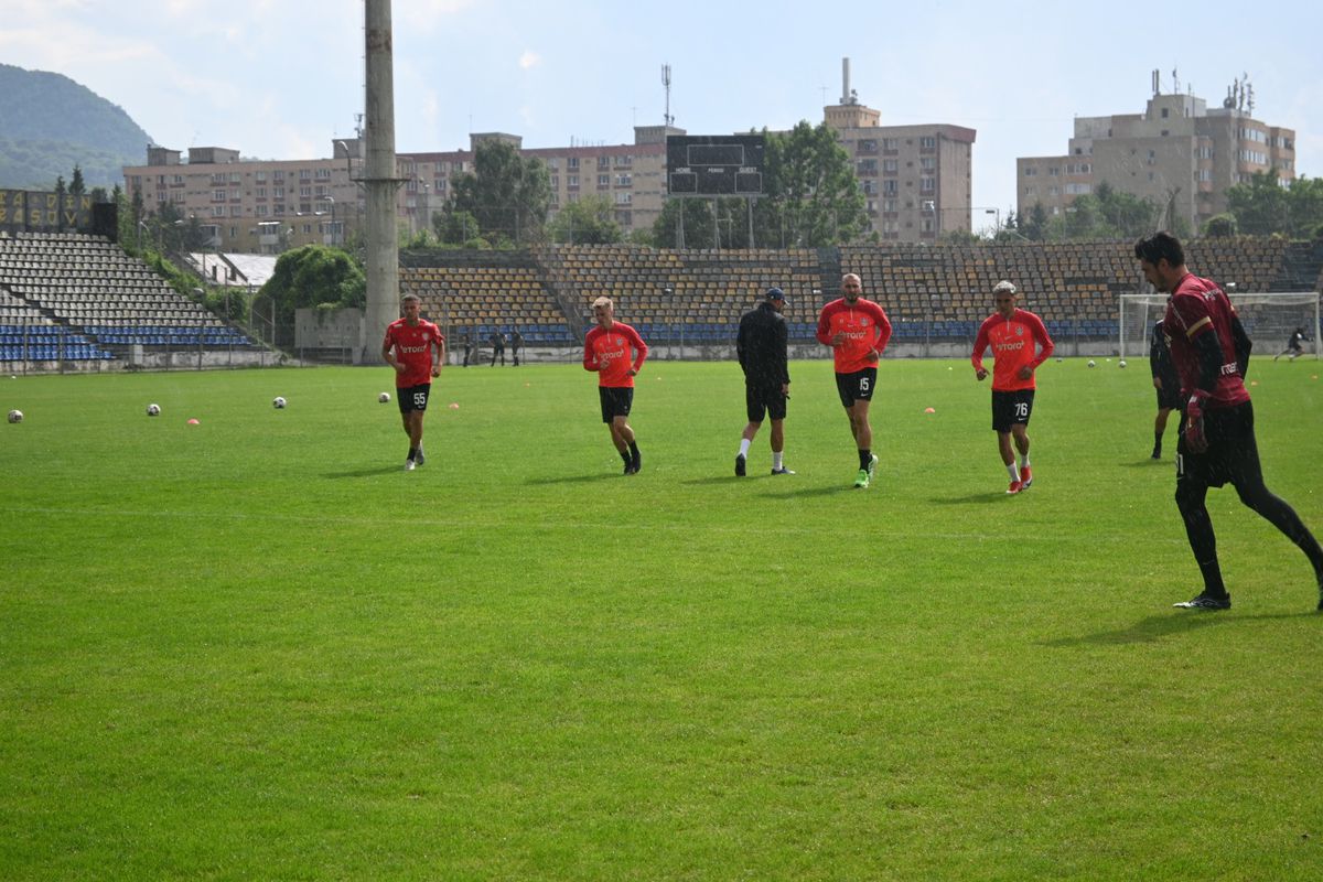 FOTO Mogoș la încălzire la amicalul CFR Cluj - FC Brașov