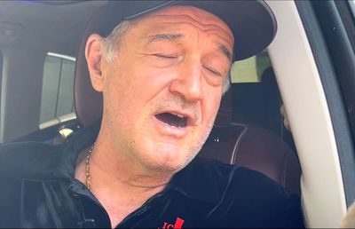 Moment inedit cu Gigi Becali » A dat volumul la maximum și a început să cânte muzică bisericească