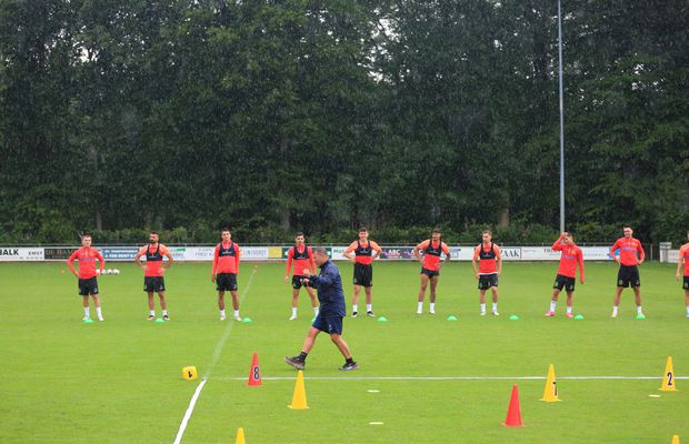 Ploaia i-a aprins pe toți! Ambiții mari la antrenamentul lui FCSB: „Cam tensionat azi”