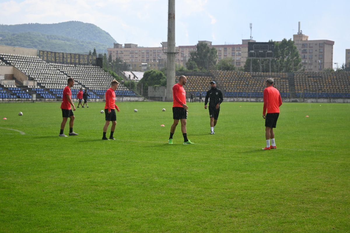 CFR Cluj, transfer-surpriză! A semnat cu un internațional român: jucătorul a fost deja prezentat