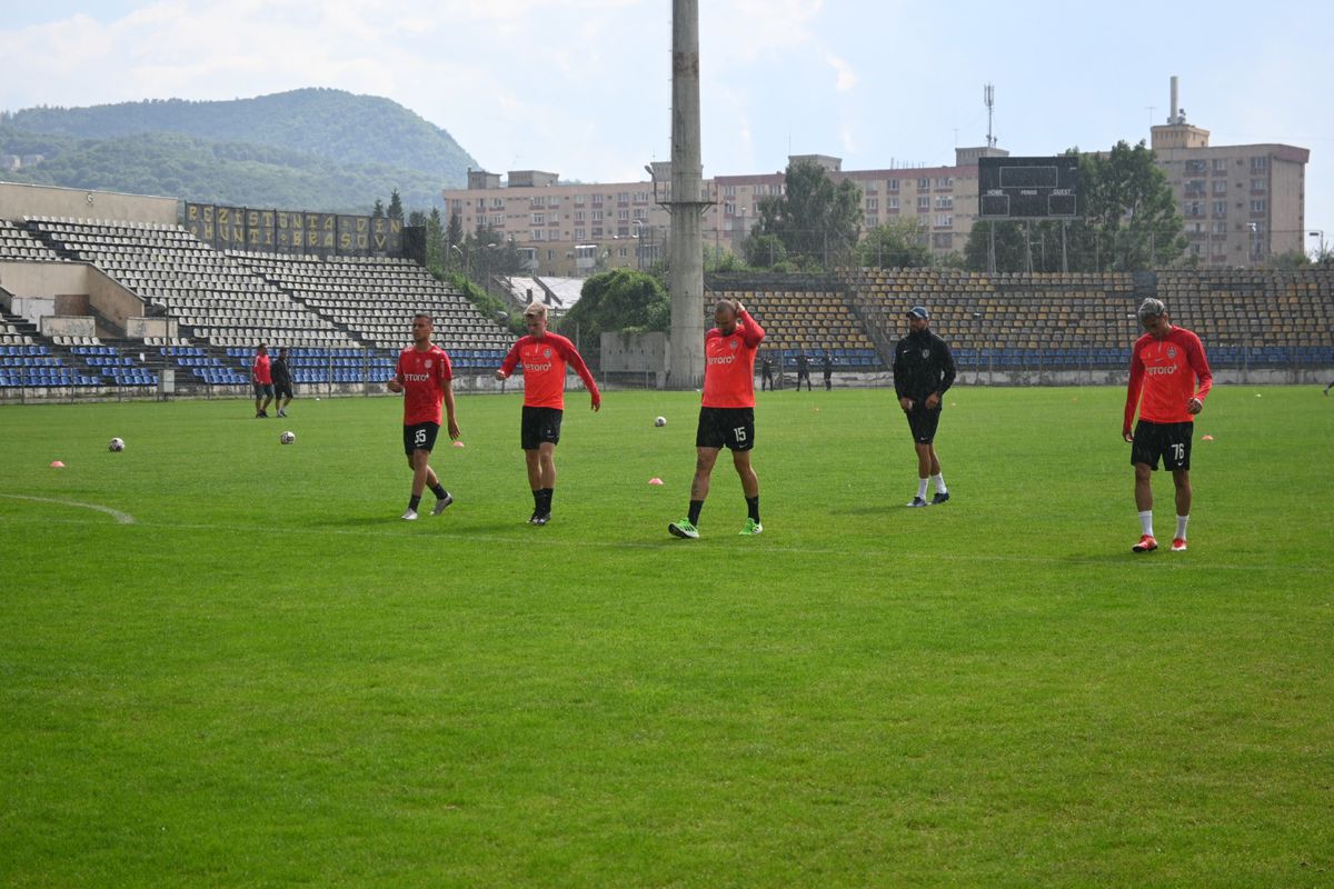CFR Cluj, transfer-surpriză! A semnat cu un internațional român: jucătorul a fost deja prezentat